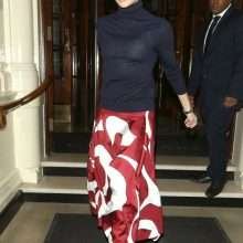 Victoria Beckham a les seins qui pointent à Londres