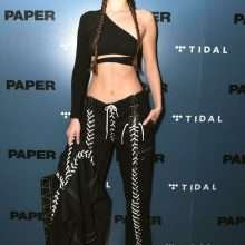 Bella Hadid sans soutien-gorge à l'événement Paper Mag