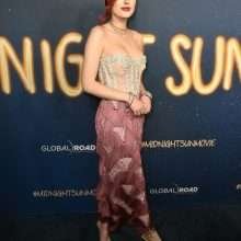 Bella Thorne ouvre le décolleté à la première de "Midnight Sun"