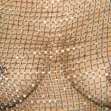 Bleona Qereti seins nus par transparence chez Vanity Fair