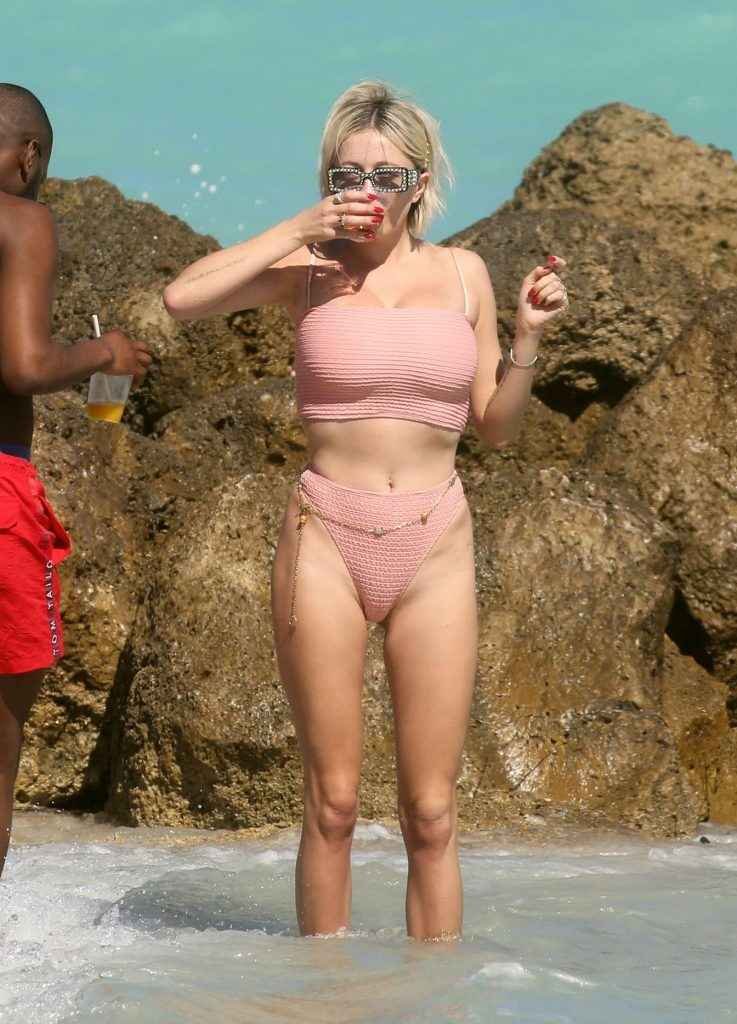 Caroline Vreeland en bikini à Miami