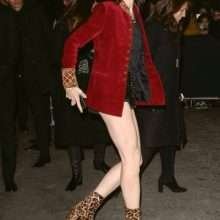 Charlotte Gainsbourg les jambes à l'air à Paris