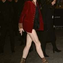 Charlotte Gainsbourg les jambes à l'air à Paris