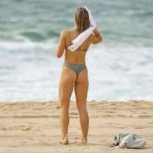 DJ Tigerlily en bikini à Maroubra Beach