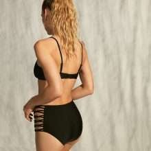 Hannah Ferguson pose en bikini et maillot de bain