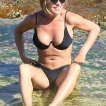 Lisa Clark fait des photos en bikini