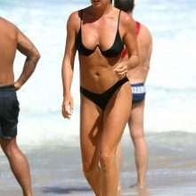 Lisa Clarke en bikini à Sidney