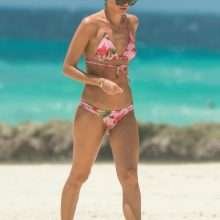Megan McKenna en bikini à La Barbade