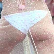 Bella Thorne en bikini à Coachella