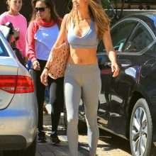 Brooke Burke en leggings à Los Angeles