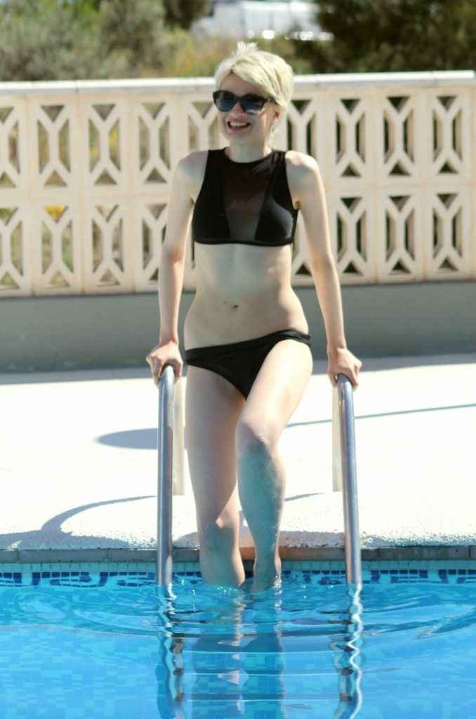 Chloe Jasmine en bikini au Cap Vert
