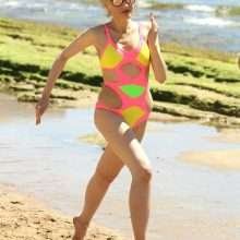 Chloe Jasmine en maillot de bain au Cap Vert