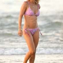 Elsa Pataky toujours en bikini en Australie