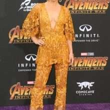 Evangeline Lilly ouvre le décolleté lors de la première de "Avengers : infinity war"