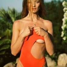 Flavia Lucini, seins nus et bikini