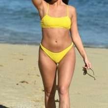 Hayley Fanshaw dans un bikini jaune