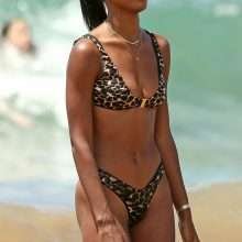 Jasmin Tookes en bikini à Wailea