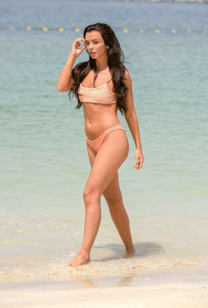 Kady McDermott en bikini à Dubaï