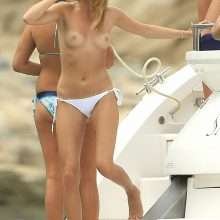 Millie Mackintosh seins nus à Ibiza
