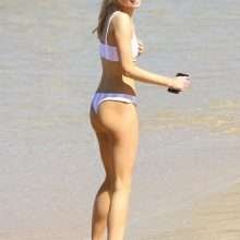 Nicola Hughes en bikini à Sidney