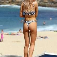Nicola Hughes en bikini à Sidney