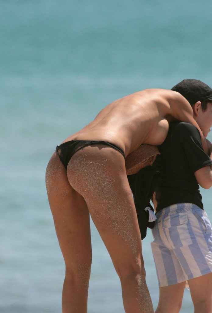 Patricia Gloria seins nus à Miami Beach