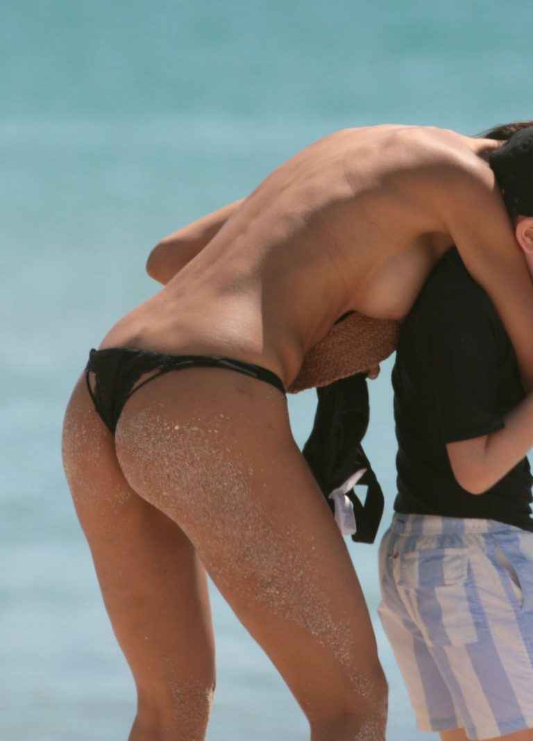 Patricia Gloria seins nus à Miami Beach