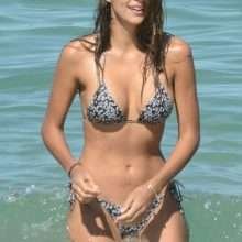 Pia Miller en bikini