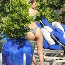 Bella Hadid, toujours en bikini à Miami