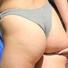 Bella Hadid, toujours en bikini à Miami