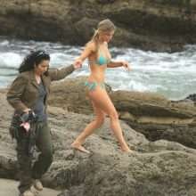 Joanna Krupa en bikini à Malibu