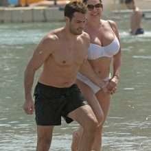 Kelly Brook en bikini à Mykonos