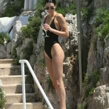 Kendall Jenner en maillot de bain à Antibes
