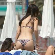 Lucy Watson en bikini à Barcelone