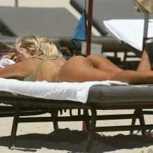Melissa Castagnoli en bikini à Miami Beach