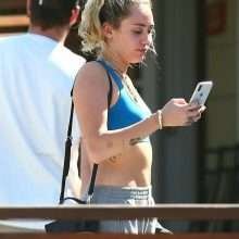 Miley Cyrus en balade à Studio City