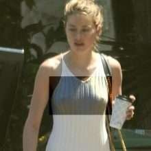 Amber Heard a les seins qui pointent à Los Angeles