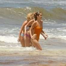 Bella Hadid en maillot de bain à Cancun
