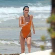 Bella Hadid en maillot de bain à Cancun