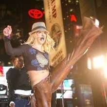 Britney Spears exhibe sa petite culotte en concert à New-York