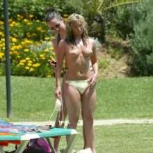 Brooke Kinsella seins nus à Marbella
