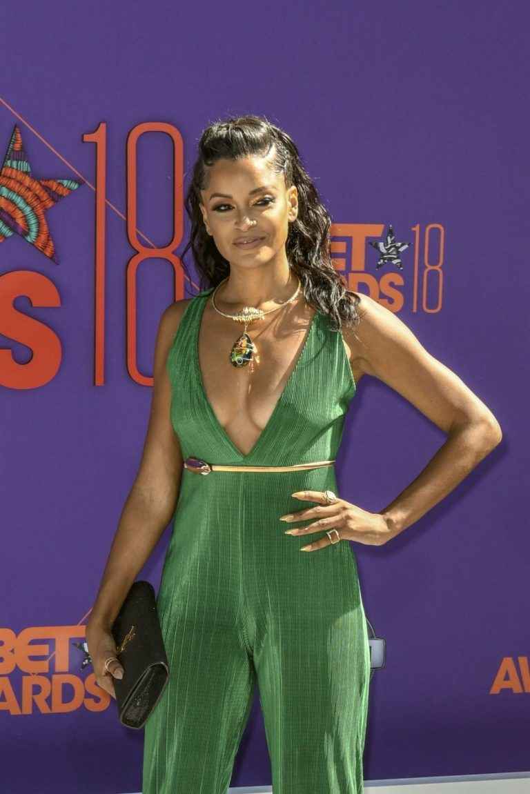 Claudia Jordan ouvre le décolleté aux BET Awards