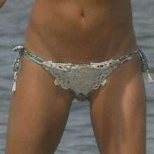 Elisabetta Gregoraci en bikini en Italie
