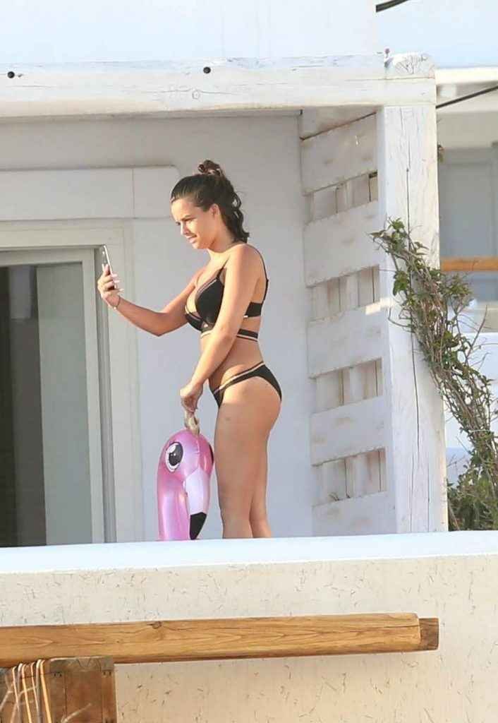 Georgia May Foote en bikini à Mykonos