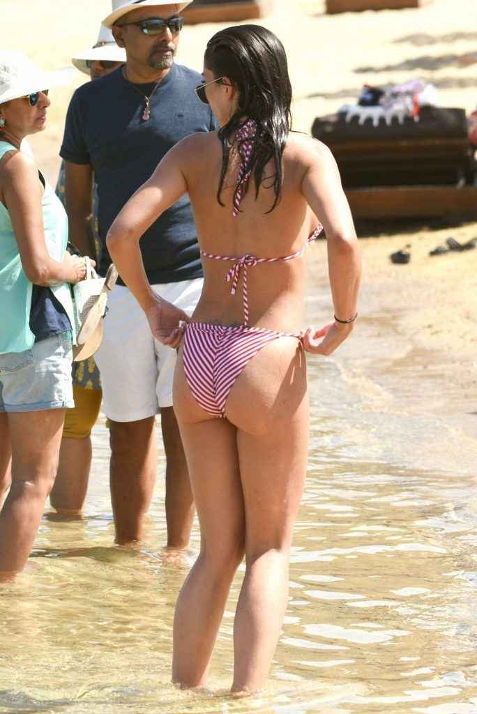 Kimberley Garner et Amy Jackson en bikini à Mykonos