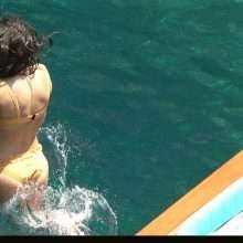 Kourtney Kardashian en bikini à Capri