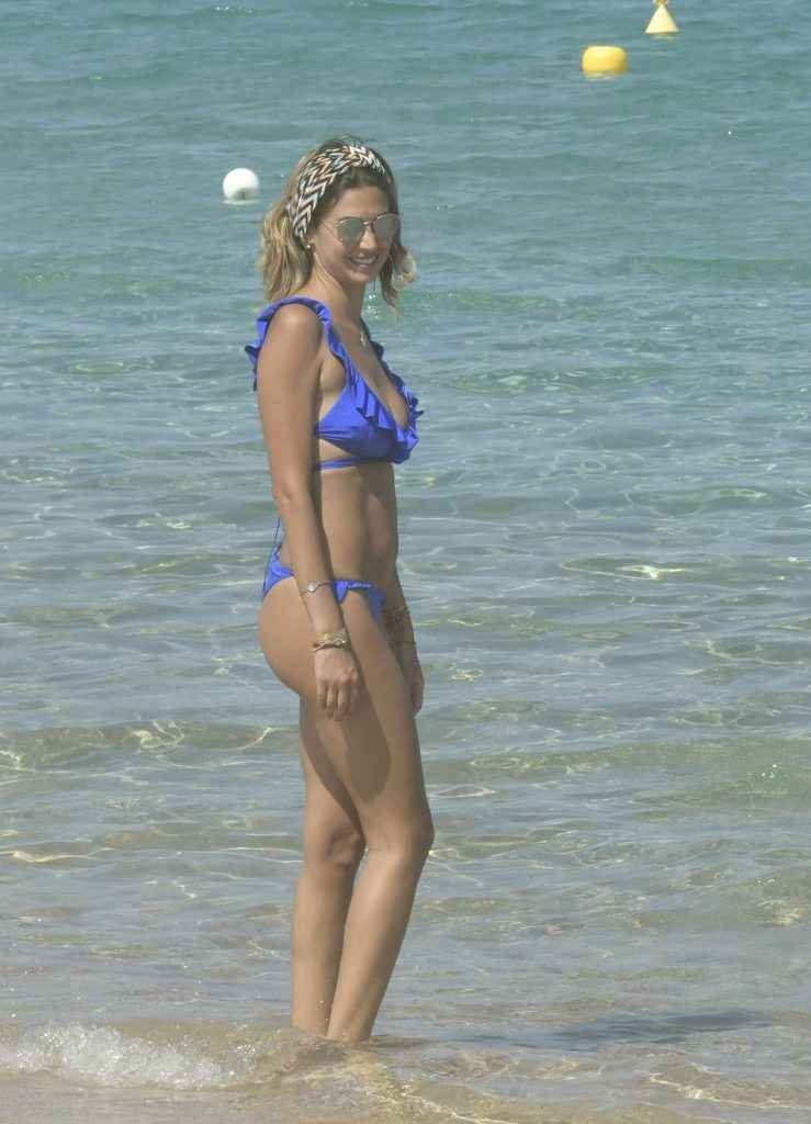 Melissa Satta en bikini en Sardaigne