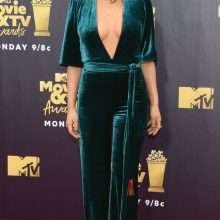 Olivia Munn ouvre le décolleté aux MTV Movie Awards