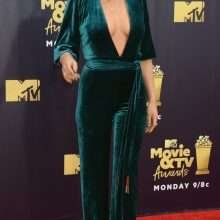 Olivia Munn ouvre le décolleté aux MTV Movie Awards