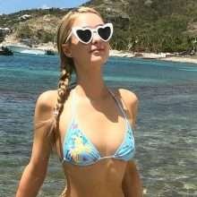 Paris Hilton en bikini à Saint Barth'